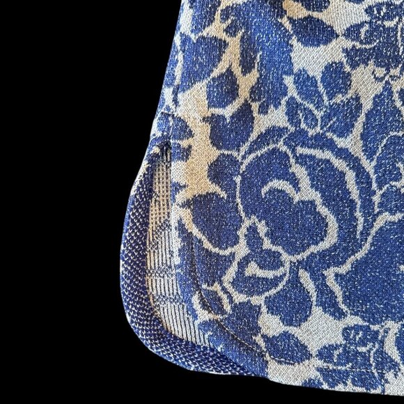 ST. JOHN Blue Floral Knit Metallic Shimmer Top With Long Sleeves Size 14 - Picture 5 of 9